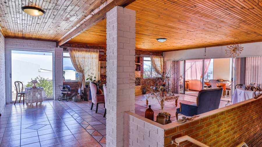 4 Bedroom Property for Sale in De Kelders Western Cape